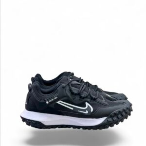 Nike ACG mountain fly