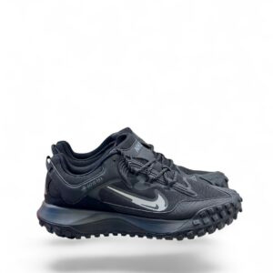 Nike ACG mountain fly